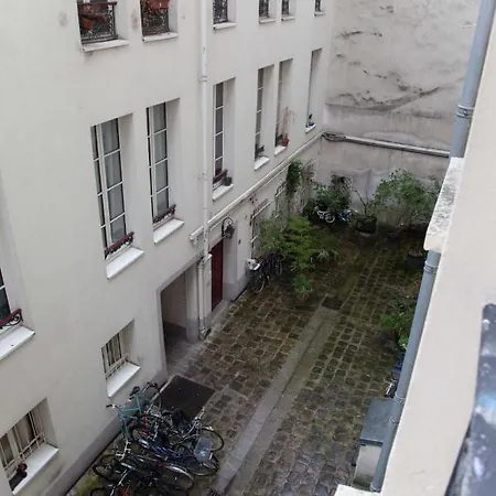 Appartement Magnificent 2 Steps From The Stations