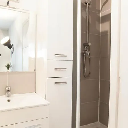 Magnificent 2 Steps From The Stations Appartement *